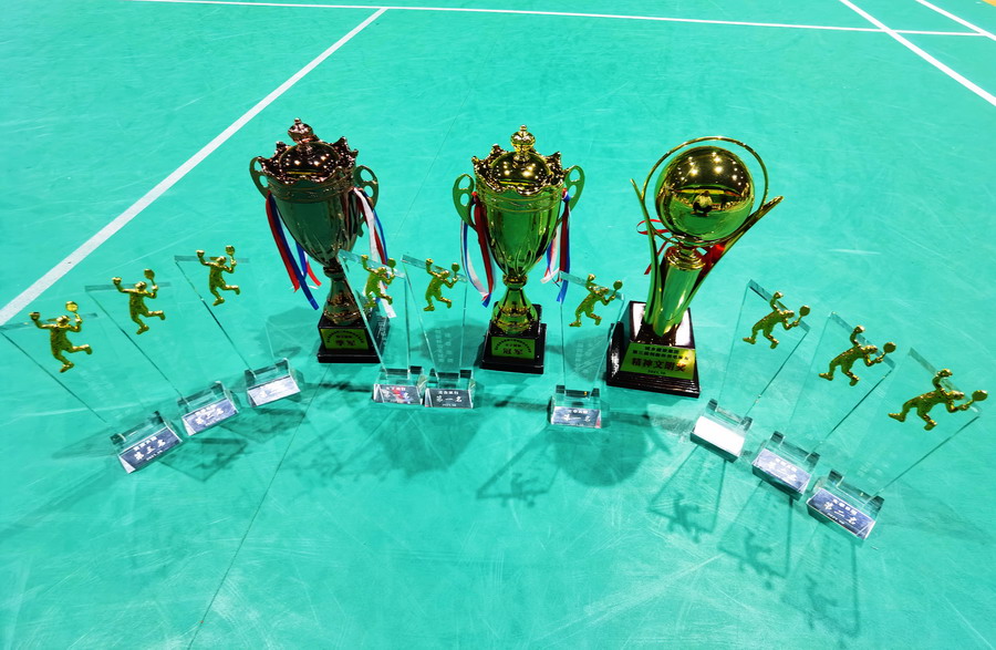 羽動(dòng)未來(lái) 羽你精彩——公司榮獲集團(tuán)第三屆“創(chuàng)新杯”羽毛球賽5金4銀2銅(圖3) 羽動(dòng)未來(lái) 羽你精彩——公司榮獲集團(tuán)第三屆“創(chuàng)新杯”羽毛球賽5金4銀2銅(圖3)