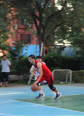 賽場結友誼 合作拓市場——省建科院與中建三局東北分公司開展籃球友誼對抗賽(圖6) 賽場結友誼 合作拓市場——省建科院與中建三局東北分公司開展籃球友誼對抗賽(圖6)