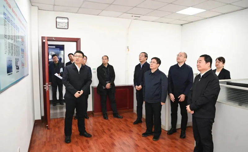 郝鵬在省國資委調研時強調 解放思想堅定信心加快推動國有企業高質量發展 為實現遼寧全面振興新突破提供堅實戰略支撐(圖2) 郝鵬在省國資委調研時強調 解放思想堅定信心加快推動國有企業高質量發展 為實現遼寧全面振興新突破提供堅實戰略支撐(圖2)